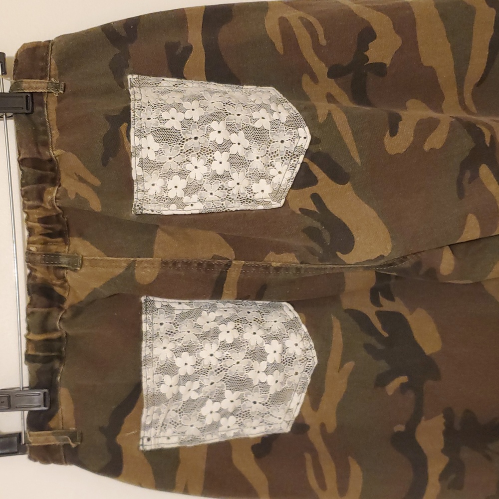 Pol Camo Lace Love Joggers Twill Patchwork Size Medium - Picture 13 of 16